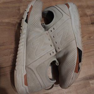 New Balance Revlite 247 suede cream